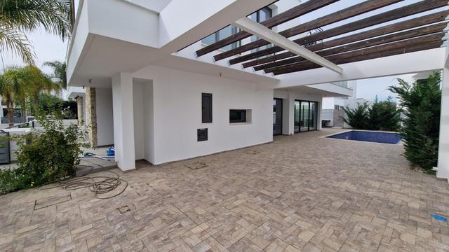 3-bedroom villa in Larnaca №153334: https://dom.com.cy/en/catalog/rent/153334/ (dom.com.cy)