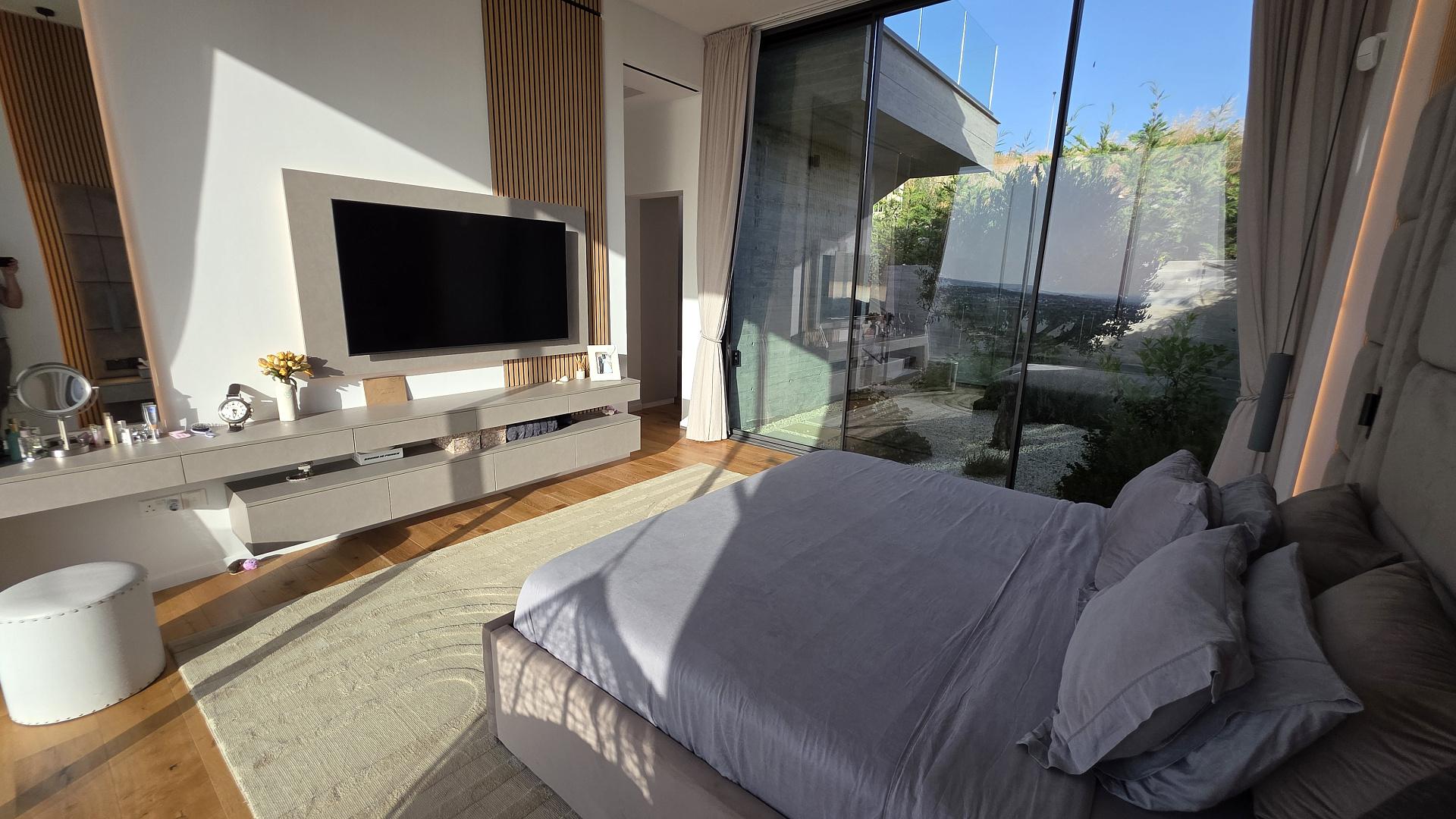 5-bedroom villa in Paphos № 152717: https://dom.com.cy/en/catalog/sale/152717/ (dom.com.cy)