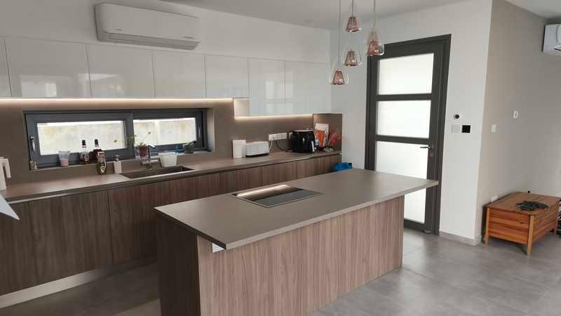 5-bedroom detached house for sale: https://www.bazaraki.com/adv/5786449_5-bedroom-detached-house-for-sale (www.bazaraki.com)