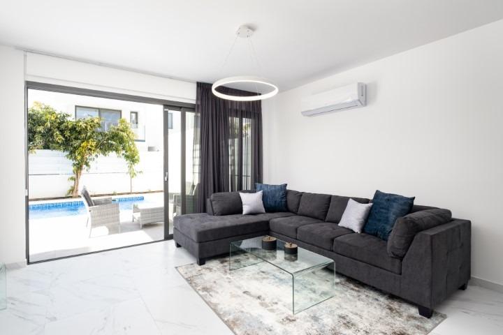 New 5-bedroom villa in Larnaca № 153326: https://dom.com.cy/en/catalog/sale/153326/ (dom.com.cy)
