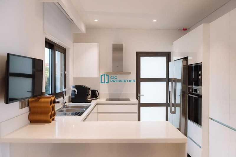 4-bedroom villa for sale: https://www.bazaraki.com/adv/5790827_4-bedroom-villa-for-sale (www.bazaraki.com)
