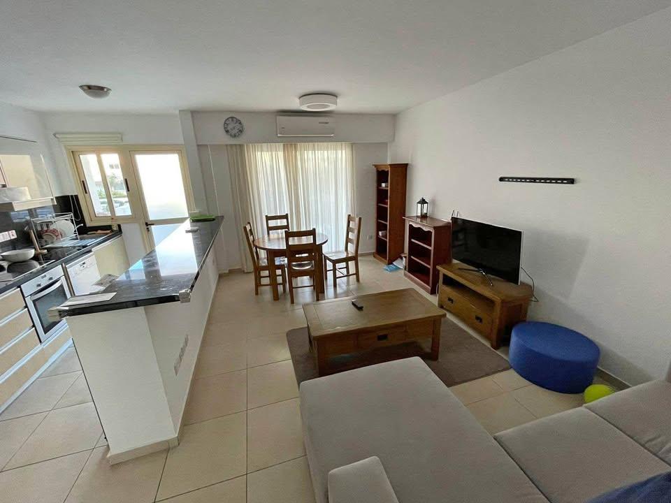 For rent 3 bedroom apartment in Universal: https://www.facebook.com/marketplace/item/1772067420373239 (www.facebook.com)