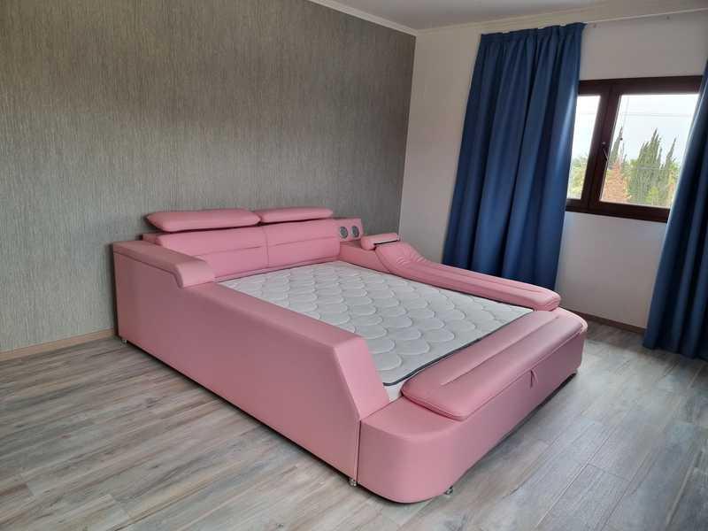  5-bedroom detached house to rent: https://www.bazaraki.com/adv/5789294_5-bedroom-detached-house-to-rent (www.bazaraki.com)