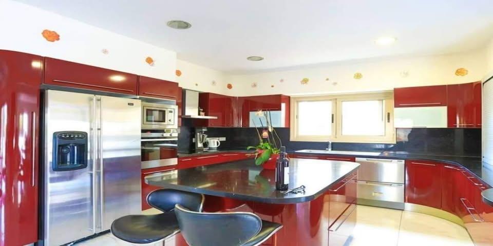 4 Bedroom detached house in Polemi: https://www.facebook.com/marketplace/item/1007993331088879 (www.facebook.com)