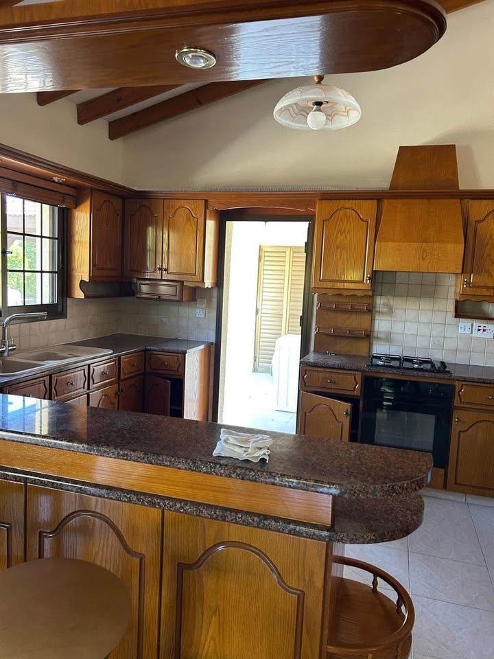 Bungalow for rent: https://www.facebook.com/marketplace/item/1003925698604558 (www.facebook.com)