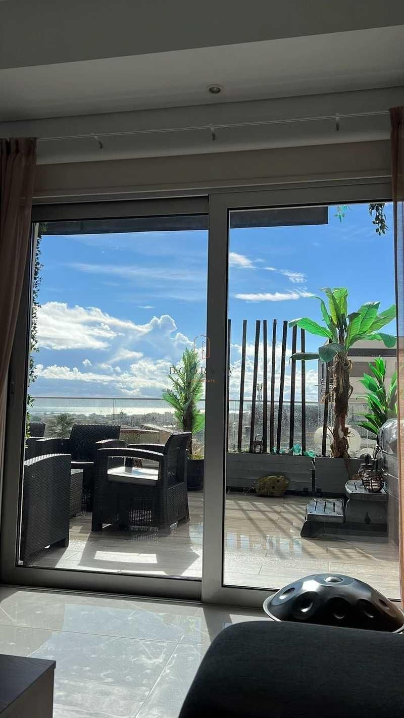 3-bedroom penthouse for sale: https://www.bazaraki.com/adv/5794775_3-bedroom-penthouse-for-sale (www.bazaraki.com)