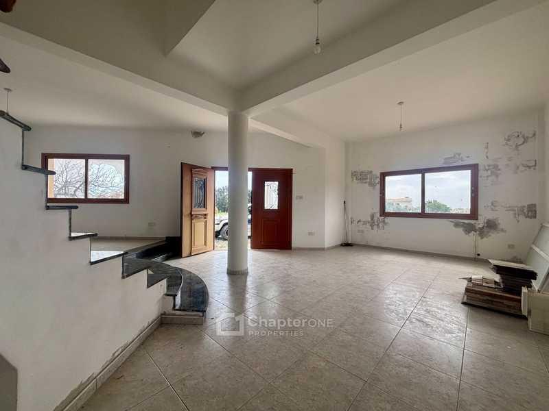 5-bedroom villa for sale: https://www.bazaraki.com/adv/5796269_5-bedroom-villa-for-sale (www.bazaraki.com)