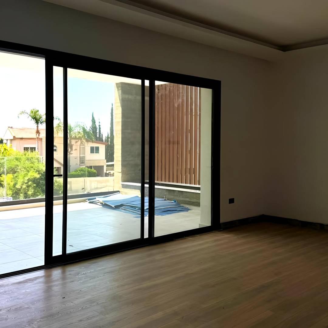 New 3-bedroom apartment in Limassol № 152861: https://dom.com.cy/en/catalog/sale/152861/ (dom.com.cy)