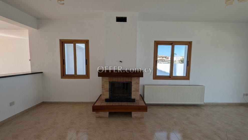 Two storey house in Kampia Nicosia: https://www.offer.com.cy/en/two-storey-house-in-kampia-nicosia/21-816315/ (www.offer.com.cy)