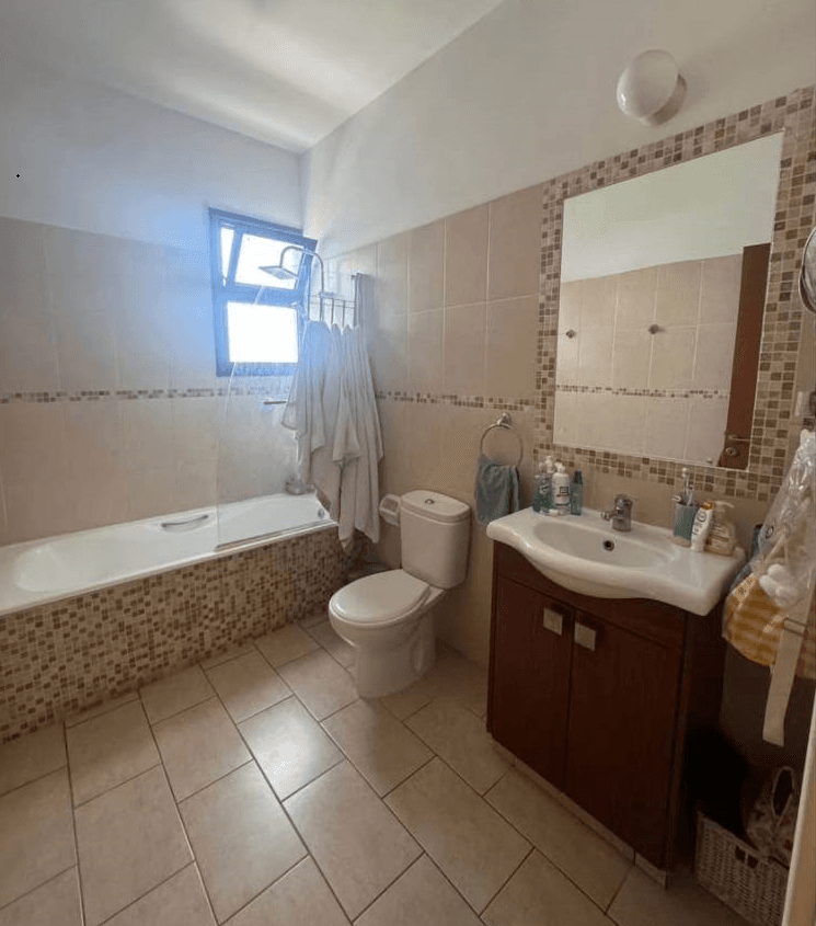 4 Bedroom Detached House For Sale: https://www.zyprus.com/property/39369/4-bedrooms-house-detached-house-in-chloraka-paphos (www.zyprus.com)