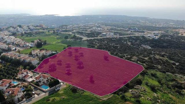 Residential land 4390 m²: https://www.bazaraki.com/adv/5799548_residential-land-4390-m2 (www.bazaraki.com)