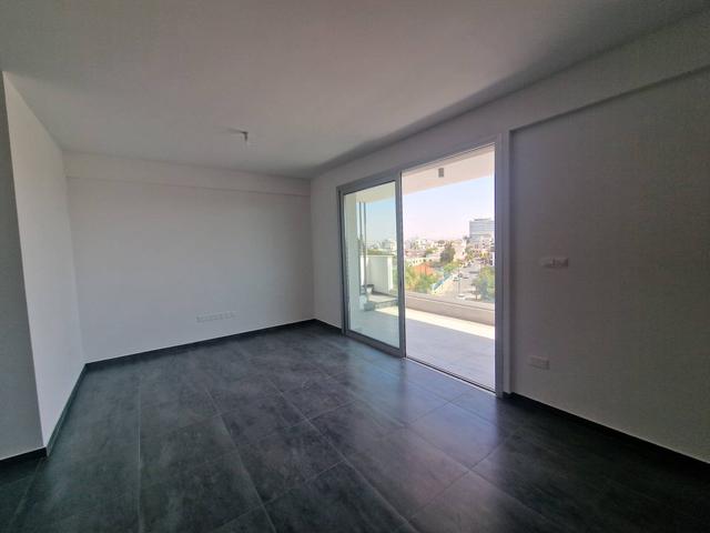 New 2-bedroom penthouse in Larnaca № 153914: https://dom.com.cy/en/catalog/sale/153914/ (dom.com.cy)