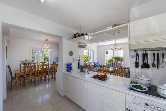 4-bedroom house in Famagusta № 152817: https://dom.com.cy/en/catalog/sale/152817/ (dom.com.cy)