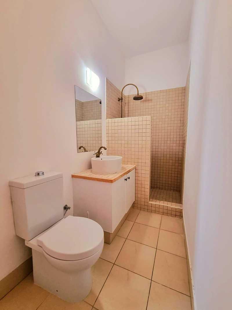 5-bedroom villa to rent: https://www.bazaraki.com/adv/5759486_5-bedroom-villa-to-rent (www.bazaraki.com)