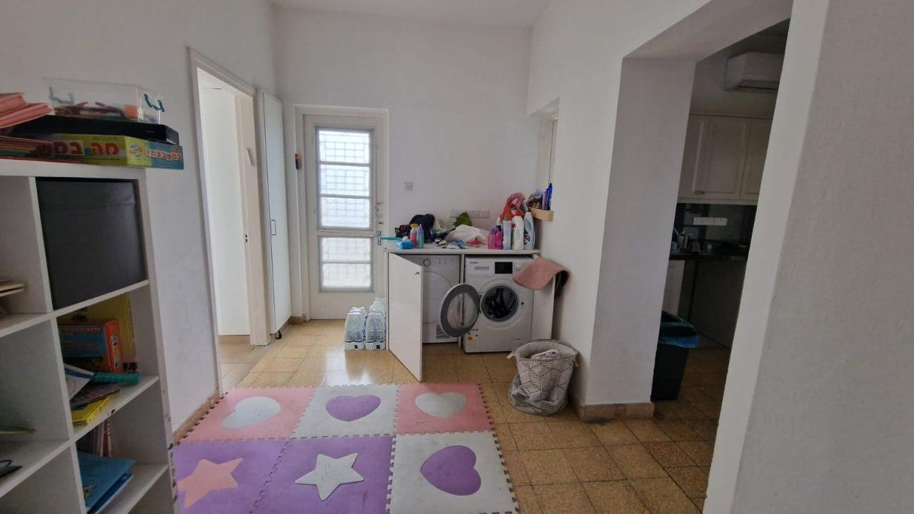 3-bedroom house in Larnaca №153302: https://dom.com.cy/en/catalog/rent/153302/ (dom.com.cy)
