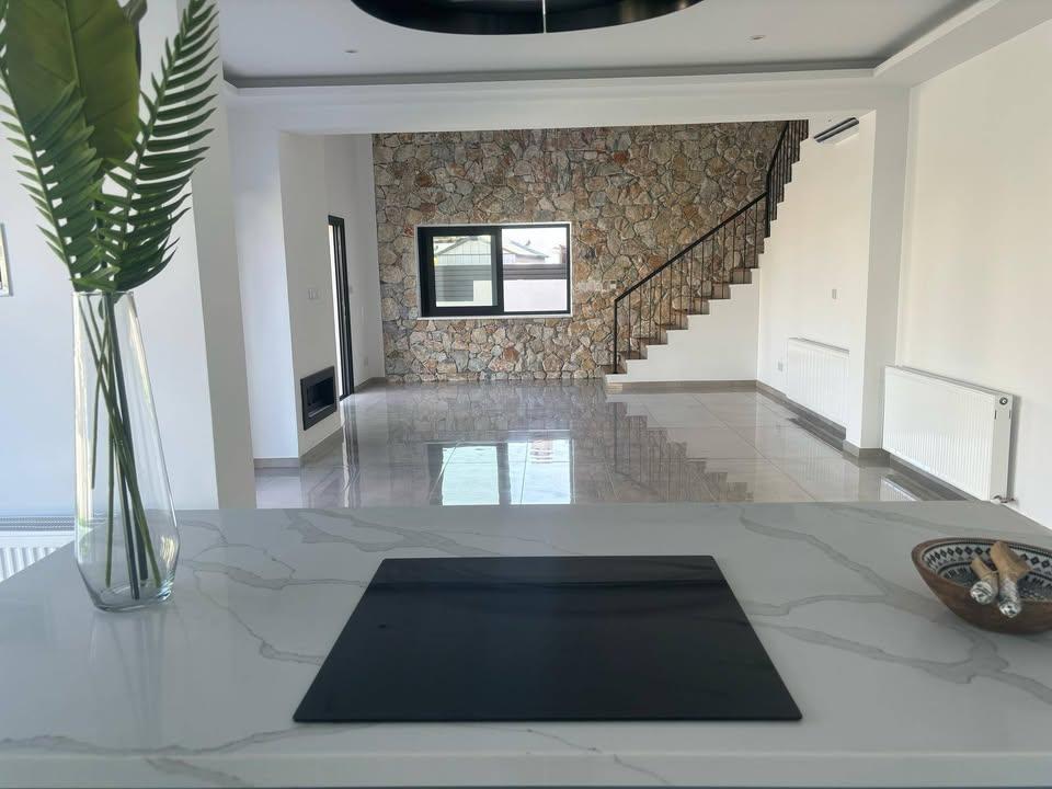 3 bedroom detached house in Episkopi: https://www.facebook.com/marketplace/item/1774697746734035 (www.facebook.com)