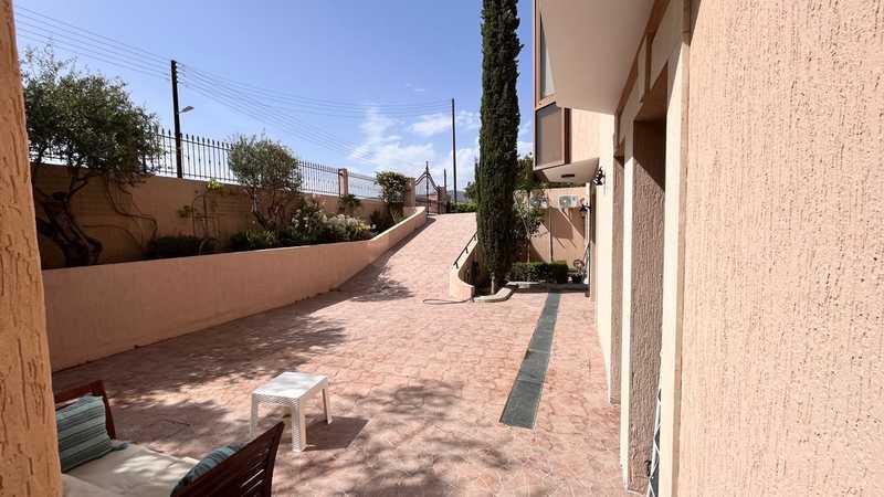 1-bedroom semi-detached to rent: https://www.bazaraki.com/adv/5793947_1-bedroom-semi-detached-to-rent (www.bazaraki.com)