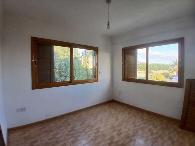 5-bedroom villa for sale: https://www.bazaraki.com/adv/5789297_5-bedroom-villa-for-sale (www.bazaraki.com)