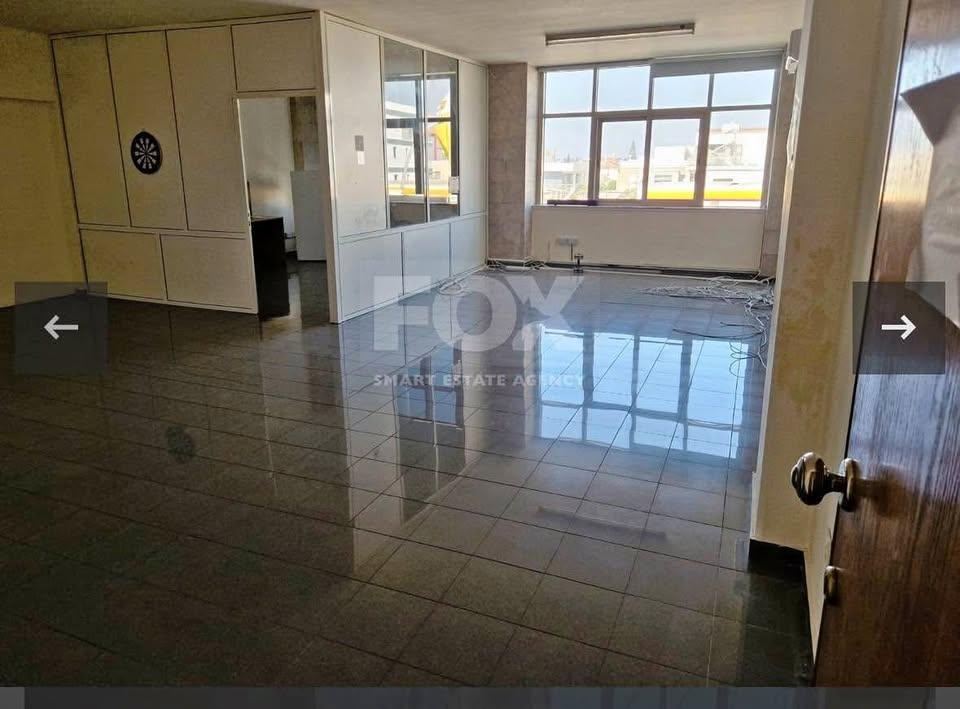 Office: https://www.facebook.com/marketplace/item/1228727991932151 (www.facebook.com)