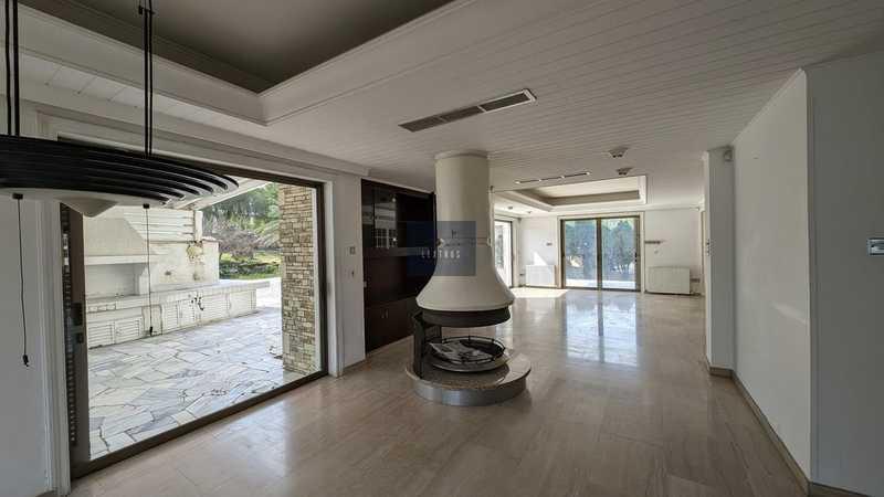 3-bedroom villa for sale: https://www.bazaraki.com/adv/5791317_3-bedroom-villa-for-sale (www.bazaraki.com)
