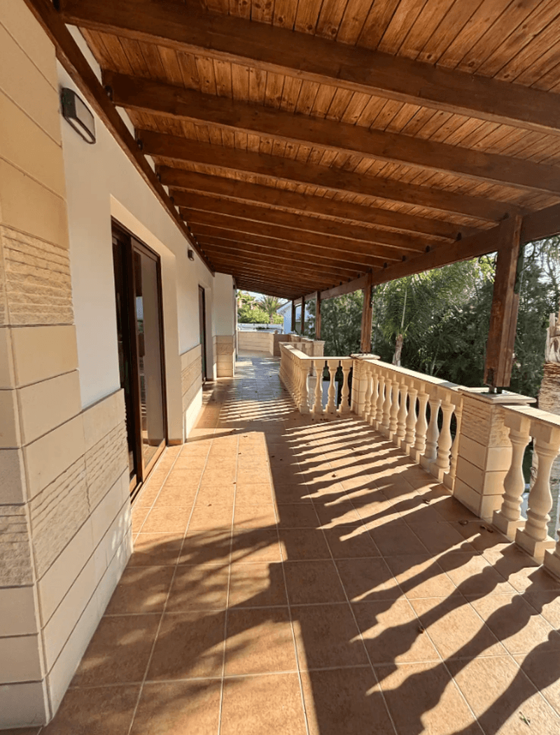 5-bedroom villa for sale: https://www.bazaraki.com/adv/5797055_5-bedroom-villa-for-sale (www.bazaraki.com)