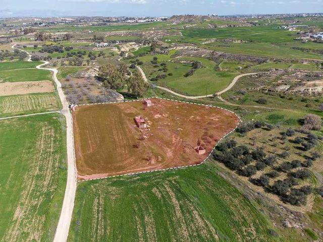 Residential land 6689 m²: https://www.bazaraki.com/adv/5787916_residential-land-6689-m2 (www.bazaraki.com)
