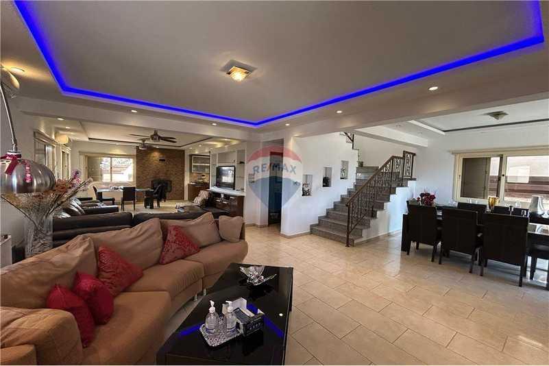 4-bedroom detached house for sale: https://www.bazaraki.com/adv/5797865_4-bedroom-detached-house-for-sale (www.bazaraki.com)
