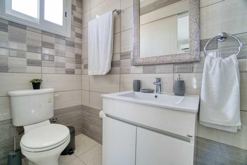 4-bedroom villa to rent: https://www.bazaraki.com/adv/5786421_4-bedroom-villa-to-rent (www.bazaraki.com)