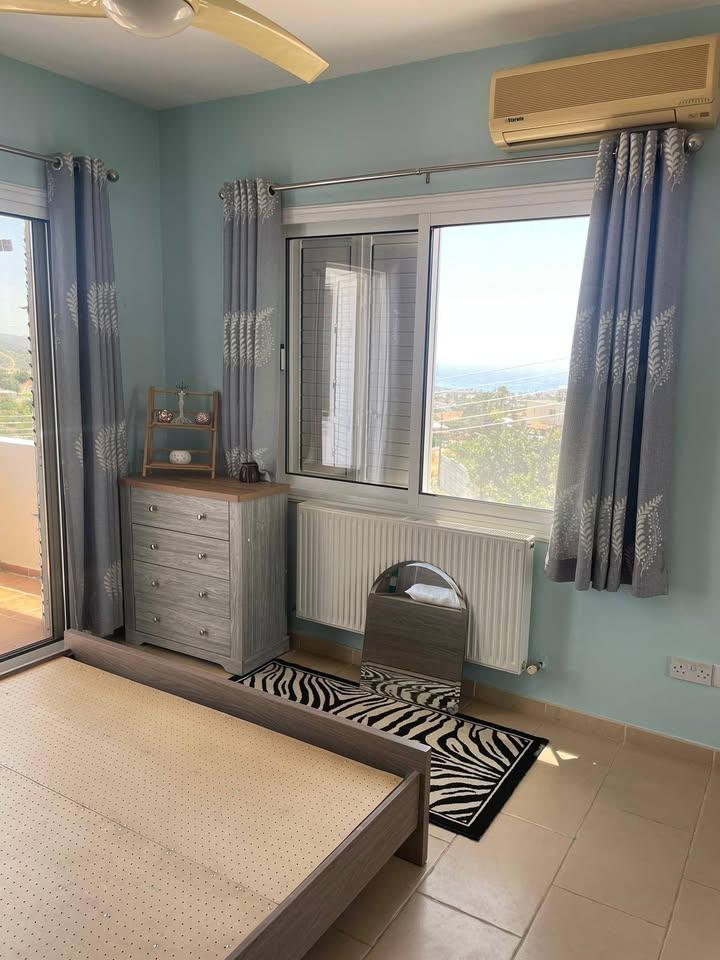 Large townhouse with centralheating in Peyia: https://www.facebook.com/marketplace/item/1235320814914526 (www.facebook.com)