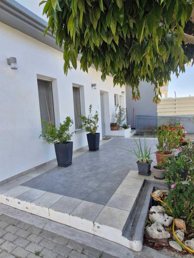 3-bedroom detached house to rent: https://www.bazaraki.com/adv/5793079_3-bedroom-detached-house-to-rent (www.bazaraki.com)