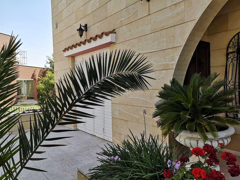 6-bedroom villa for sale: https://www.bazaraki.com/adv/5791287_6-bedroom-villa-for-sale (www.bazaraki.com)