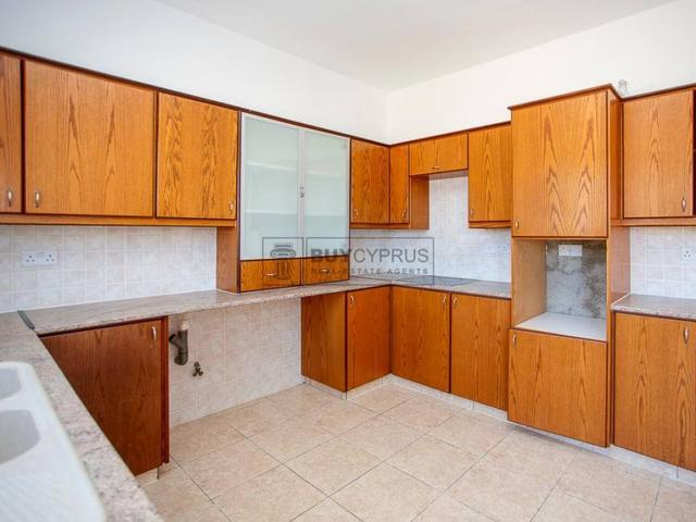 4 BEDROOM VILLA FOR SALE IN ARGAKA: https://www.facebook.com/marketplace/item/714628914479367 (www.facebook.com)