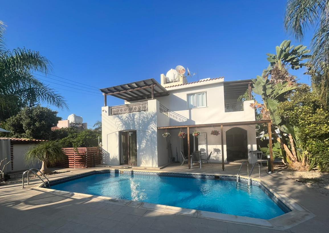4-bedroom house in Paphos №153688: https://dom.com.cy/en/catalog/rent/153688/ (dom.com.cy)