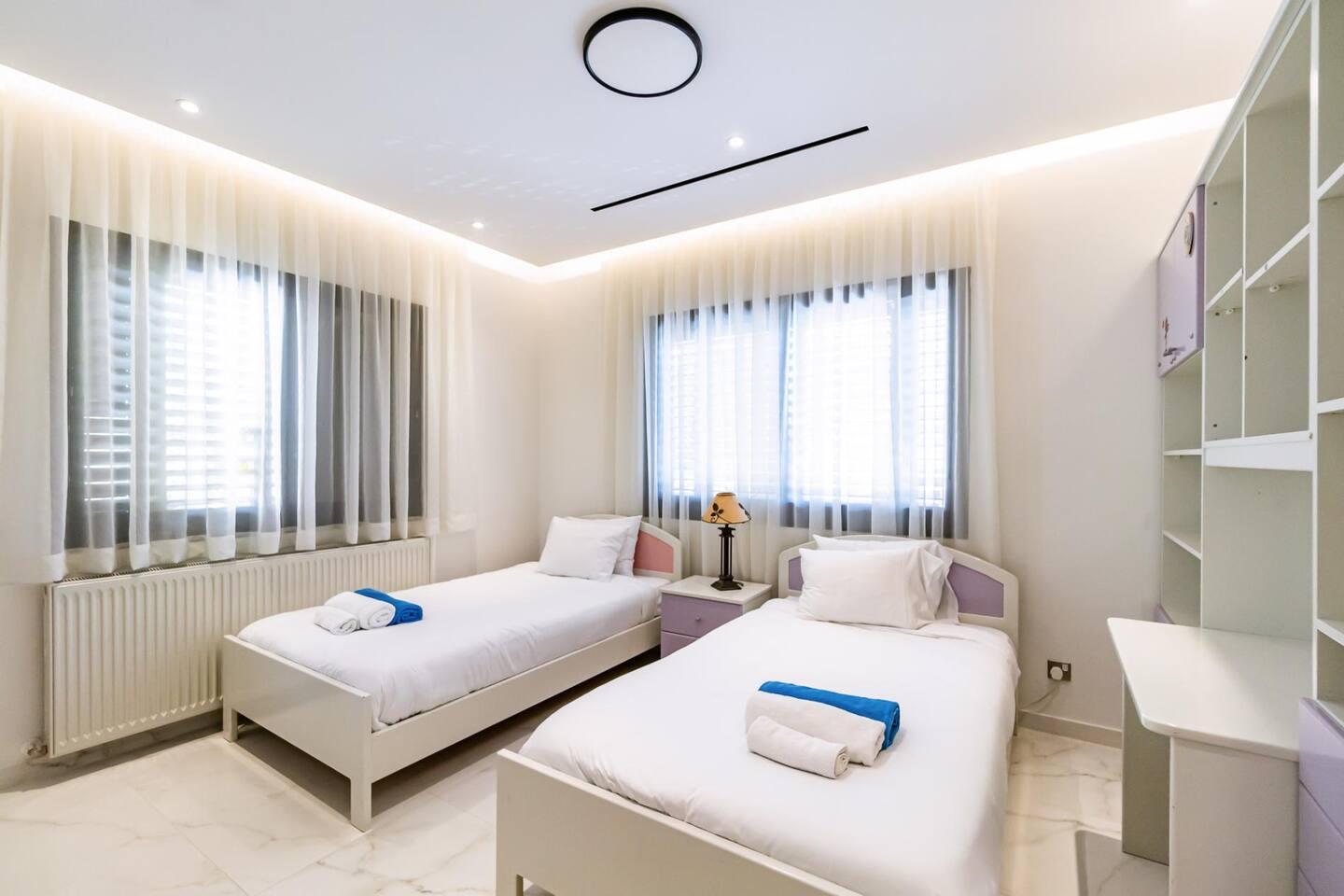 5-bedroom apartment in Paphos №152852: https://dom.com.cy/en/catalog/rent/152852/ (dom.com.cy)