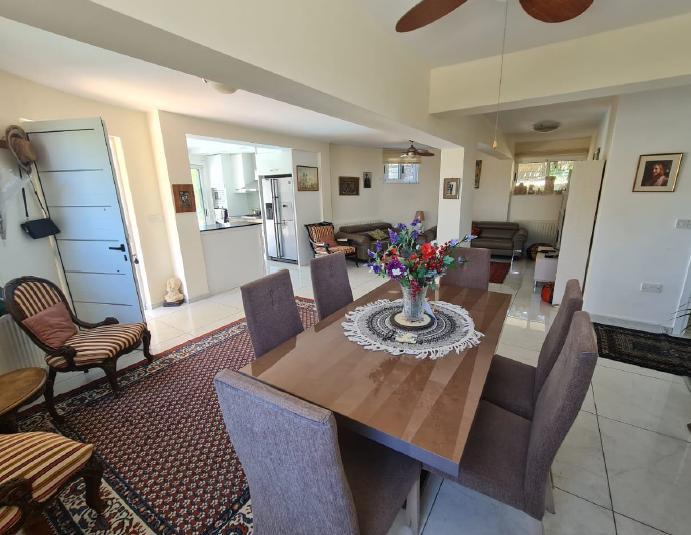 6-bedroom villa in Paphos № 153166: https://dom.com.cy/en/catalog/sale/153166/ (dom.com.cy)