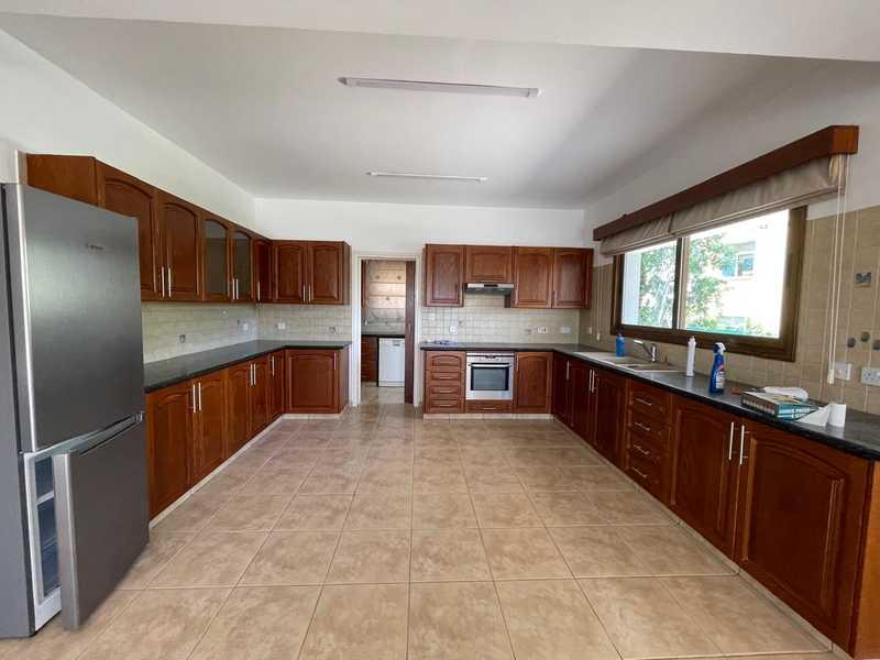 6-bedroom detached house to rent: https://www.bazaraki.com/adv/5797226_6-bedroom-detached-house-to-rent (www.bazaraki.com)