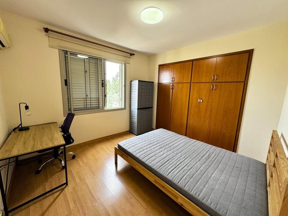 3 beds 2 baths Flat/apartment: https://www.facebook.com/marketplace/item/655215410652429 (www.facebook.com)