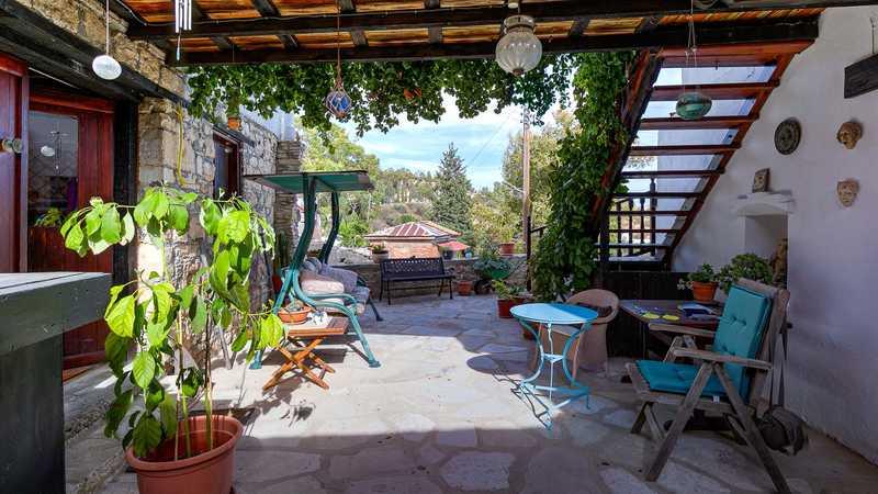 3-bedroom semi-detached for sale: https://www.bazaraki.com/adv/5795159_3-bedroom-semi-detached-for-sale (www.bazaraki.com)