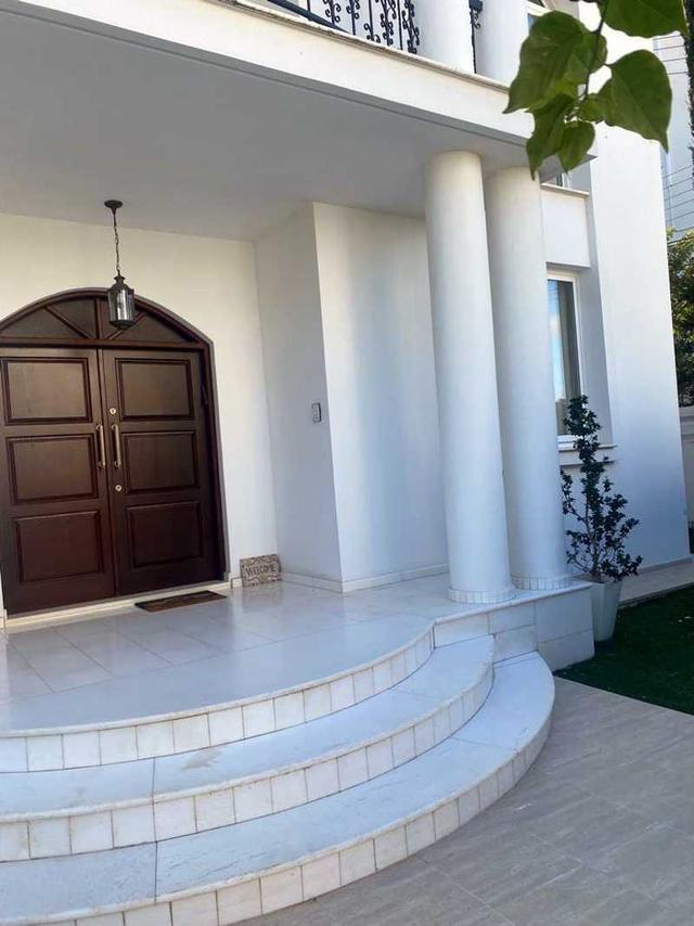 5-bedroom detached house for sale: https://www.bazaraki.com/adv/5798307_5-bedroom-detached-house-for-sale (www.bazaraki.com)
