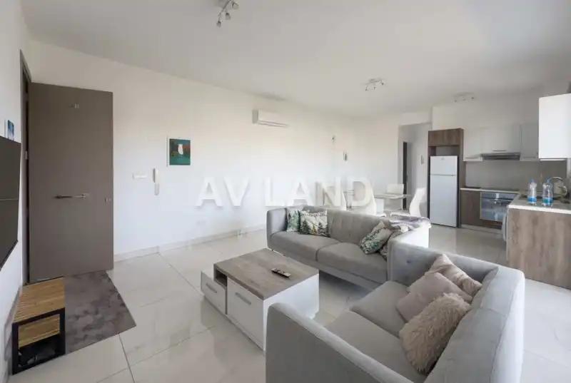3-bedroom penthouse to rent: https://www.bazaraki.com/adv/5787598_3-bedroom-penthouse-to-rent (www.bazaraki.com)