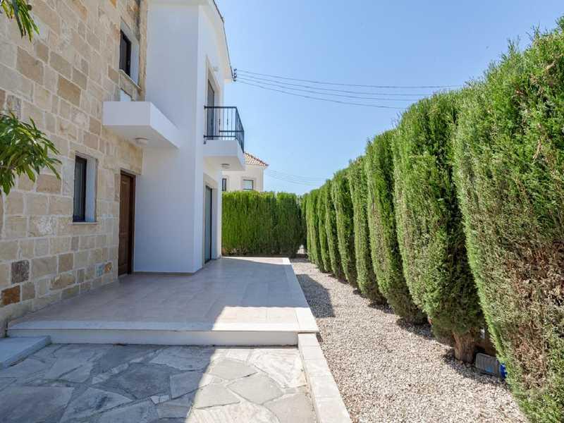 3-bedroom villa for sale: https://www.bazaraki.com/adv/5797339_3-bedroom-villa-for-sale (www.bazaraki.com)