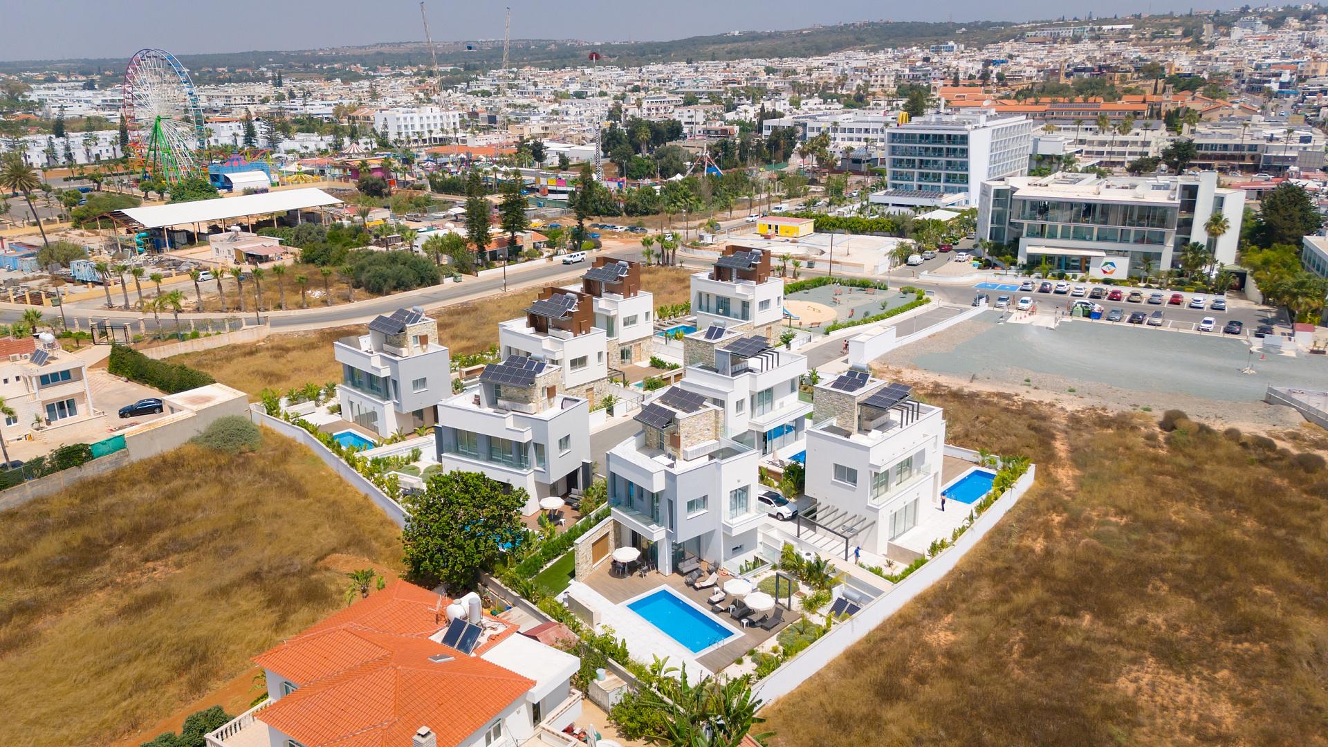 New 4-bedroom villa in Famagusta № 152556: https://dom.com.cy/en/catalog/sale/152556/ (dom.com.cy)