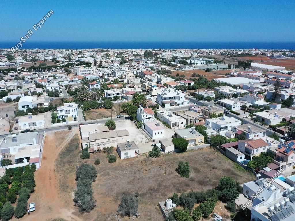 994 SQM Land for sale in Paralimni, Famagusta: https://www.buysellcyprus.com/property-for-sale/famagusta/paralimni/land-for-sale-paralimni-famagusta-1792703.html (www.buysellcyprus.com)