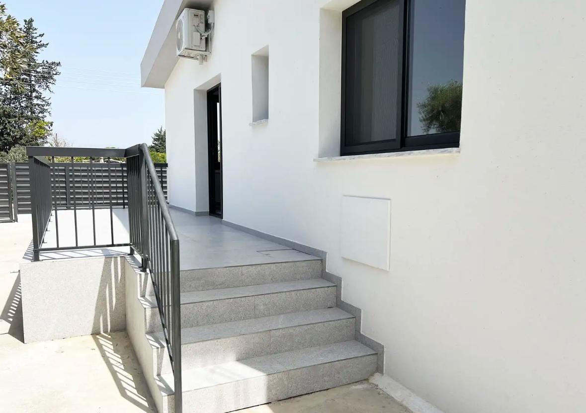 Residential building in Limassol № 153363: https://dom.com.cy/en/catalog/sale/153363/ (dom.com.cy)