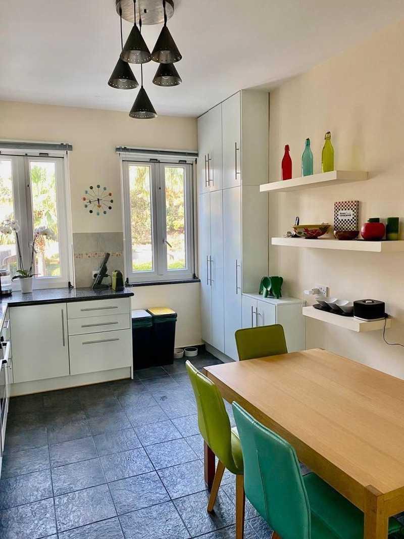 3-bedroom apartment to rent: https://www.bazaraki.com/adv/5797531_3-bedroom-apartment-to-rent (www.bazaraki.com)