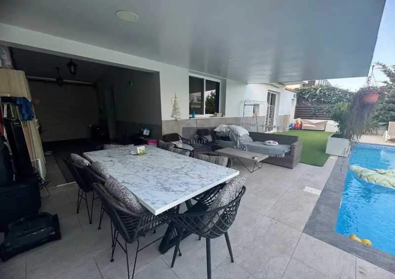 4-bedroom detached house for sale: https://www.bazaraki.com/adv/5795325_4-bedroom-detached-house-for-sale (www.bazaraki.com)