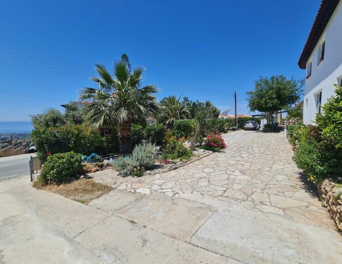 6-bedroom villa in Paphos № 153166: https://dom.com.cy/en/catalog/sale/153166/ (dom.com.cy)