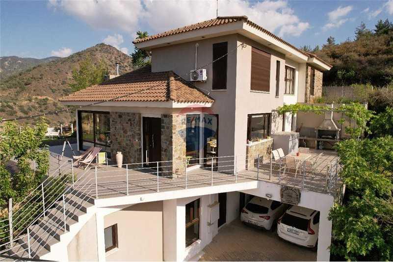5-bedroom villa for sale: https://www.bazaraki.com/adv/5797854_5-bedroom-villa-for-sale (www.bazaraki.com)