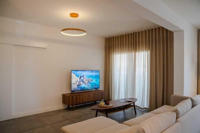 4-bedroom apartment to rent: https://www.bazaraki.com/adv/5786233_4-bedroom-apartment-to-rent (www.bazaraki.com)