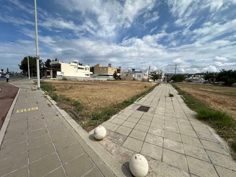 Commercial land 1000 m²: https://www.bazaraki.com/adv/5798418_commercial-land-1013-m2 (www.bazaraki.com)